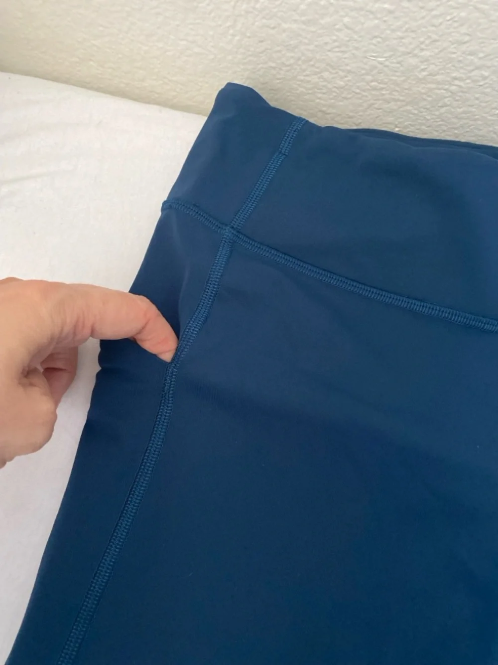 lululemon athletica Blue Capri Leggings Size 6